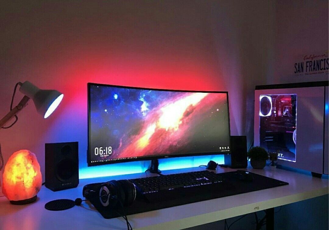 Analyzing hardware performance charts on screens